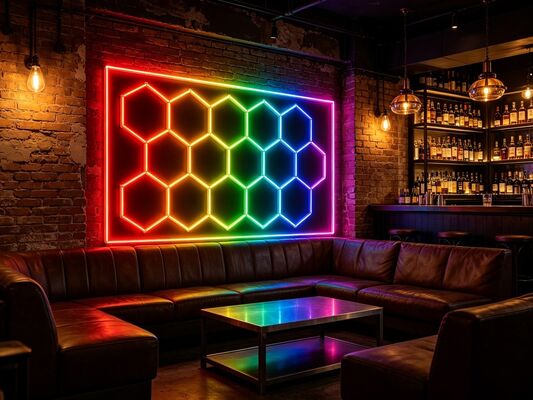 Bom preço 2026 Nova Lâmpada de Teto LED em Favo de Mel RGB com Controle Remoto 15 Hexágonos 24V IP20 para Academia, Salão, Garagem, Bar, Luz de Ambiente, CE Pronto On-line