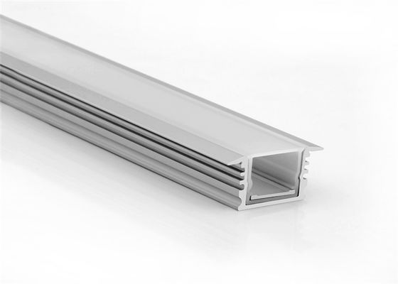 O perfil IP65 de alumínio conduzido impermeável recessed a instalação para o banheiro